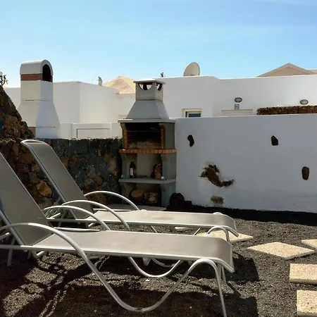 Valparadise Playa Blanca Share Pool! Apartment